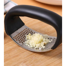 Чеснокодавка, Пресс для чеснока с ручкой Arc - Shaped Garlic Press 20104